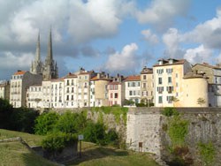 Bayonne ramparts and historic districts (picture : Jakes Larre)