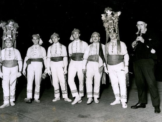 Euskal dantzariak Londresen 1927an