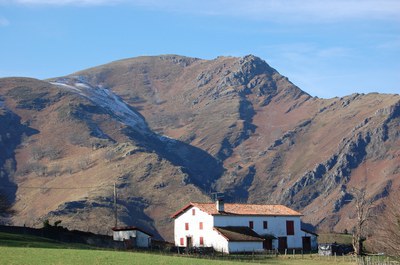 De l'etxe au Musée Basque - Une vraie-fausse ferme en bord de Nive