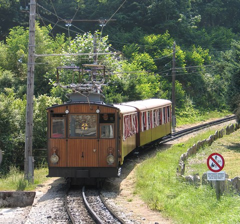 Le train de la Rhune : histoires de rails