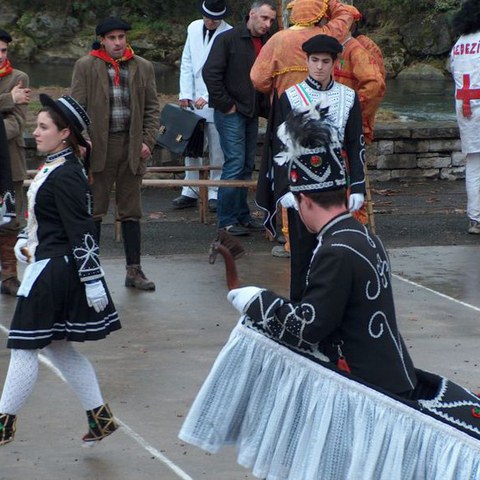 Mascarade à Sauguis