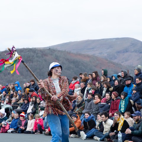 Représentations festives sur les places publiques du Pays Basque nord. Où en sommes-nous ?