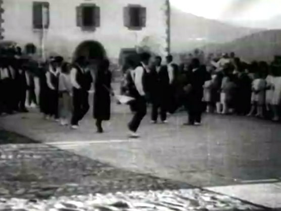 Danse en chaîne à Lekaroz (Navarre) (1923)